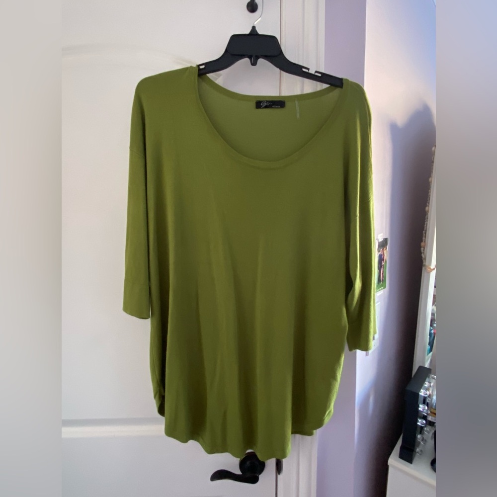 Green long sleeve sweater
